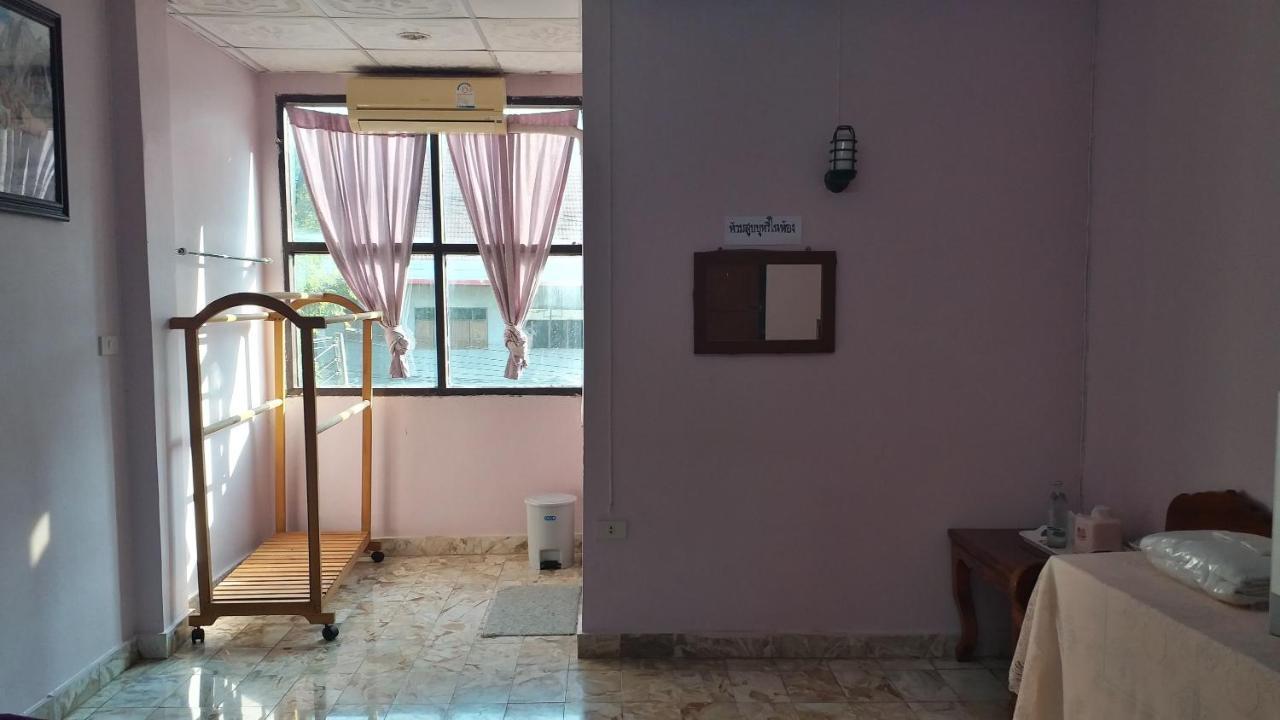 The 99 Inn Hotel Pakchong Bagian luar foto