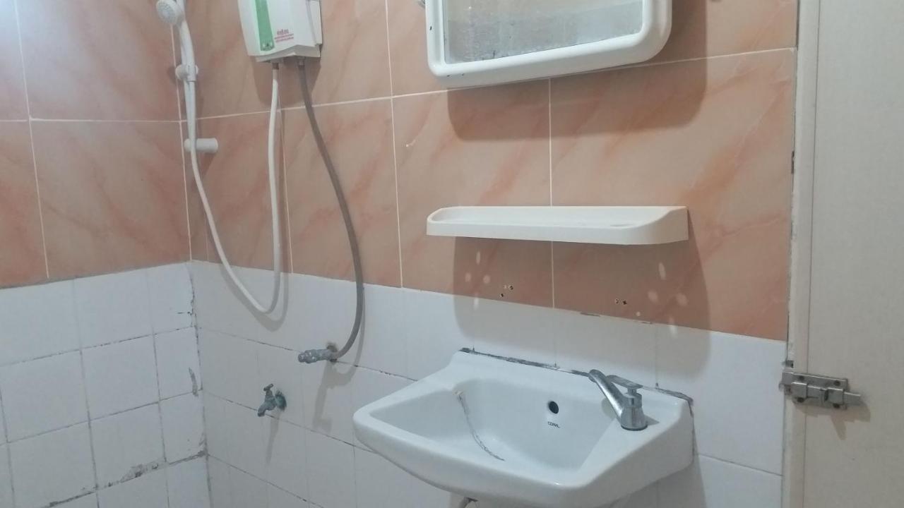 The 99 Inn Hotel Pakchong Bagian luar foto